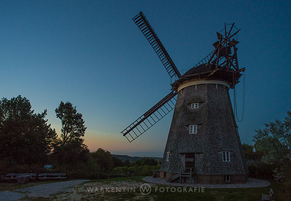 Nach Sonnenuntergang wird das Licht knapp. Ein Stativ, wie das 190er leistet hier unschätzbare Dienste für scharfe Fotos.